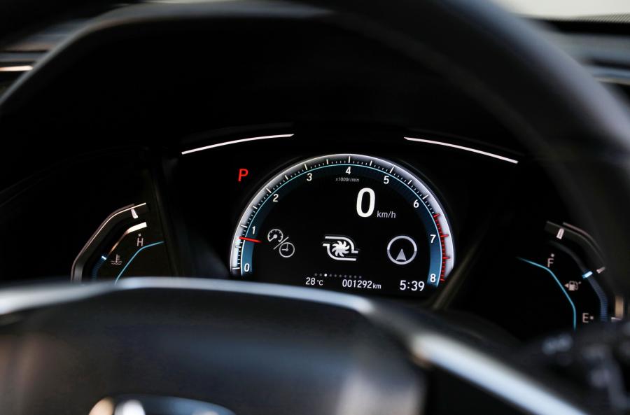 Панель приборов Honda Civic VTi-LX Sedan (FC) 2019 года  (AU) (фото 8 из 28)